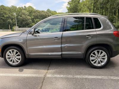 2015 Volkswagen Tiguan S S photo 2