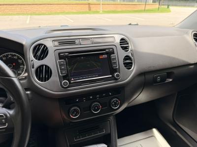 2015 Volkswagen Tiguan S S photo 5