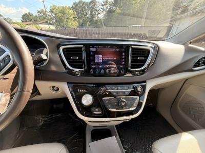 2019 Chrysler Pacifica Touring L Plus Pacifica Touring L Plus Mini Van 4D photo 7