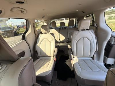 2019 Chrysler Pacifica Touring L Plus Pacifica Touring L Plus Mini Van 4D photo 11